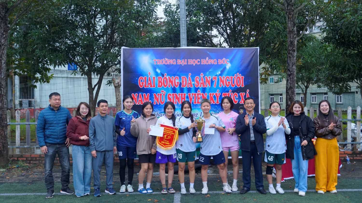 Giải bóng đá sinh viên Ký túc xá Trường Đại học Hồng Đức: Thể thao gắn kết – Nâng tầm đời sống sinh viên